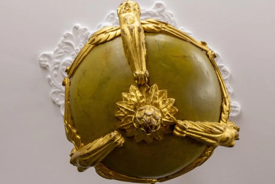 Clearance Pamono Mid-19th Century French Empire Giltwood Three-Light Chandelier