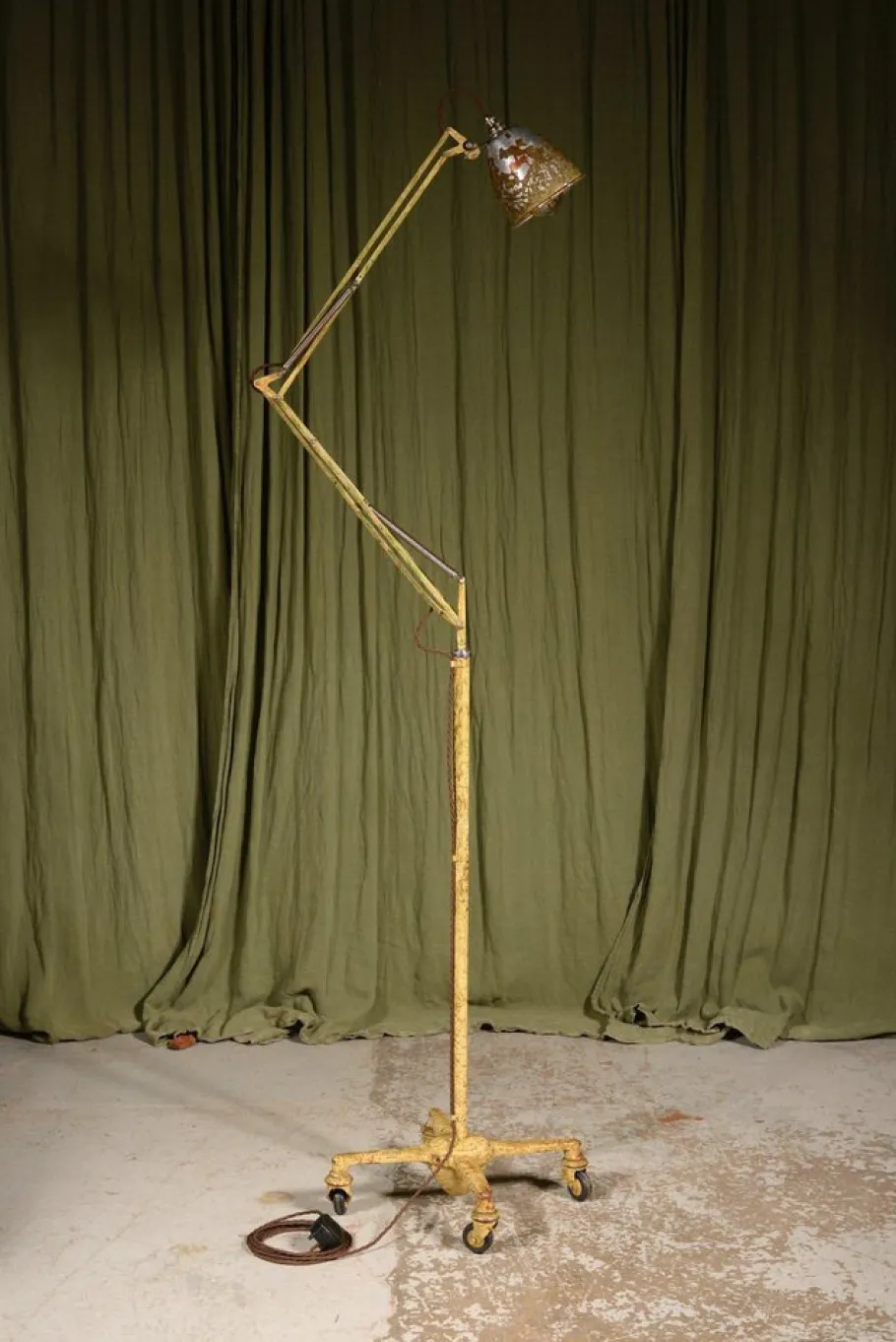 Online Pamono Model 1209 Anglepoise Trolley Floor Lamp in Original Scumble Paint by Herbert Terry, 1935