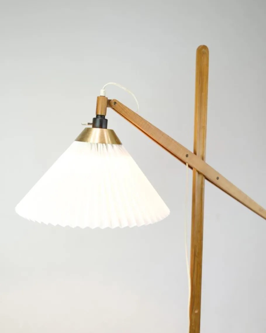 Outlet Pamono Model 325 Floor Lamp in Teak by Vilhelm Wohlert for Le Klint, 1950s