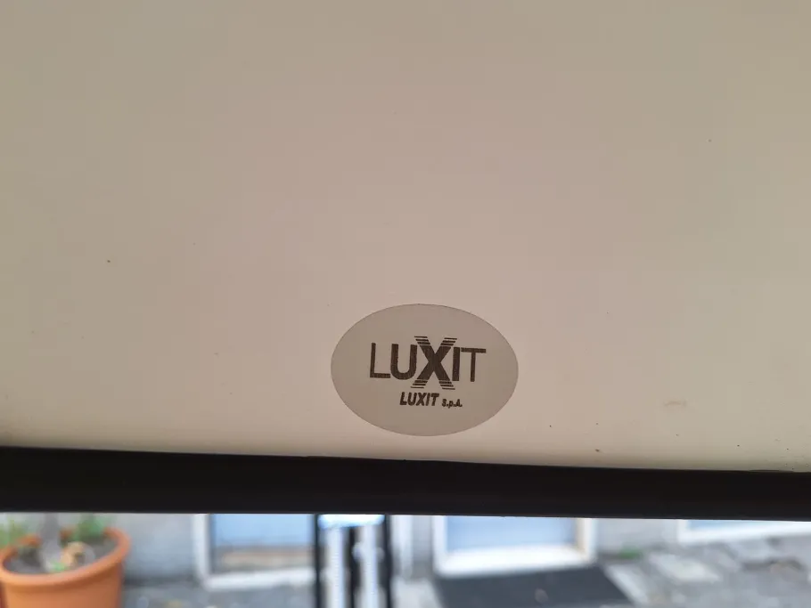 Sale Pamono Piantana Mod the Great JJ Nera by Jac Jacobsen for Luxit Leucos, 1980s