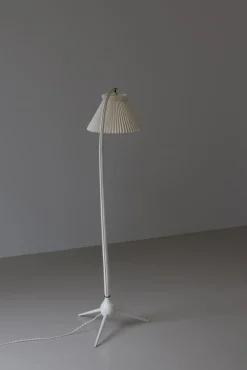 Hot Pamono Sculptural Tripod Bridge Floor Lamp attributed to Severin Hansen, Denmark, 1950s