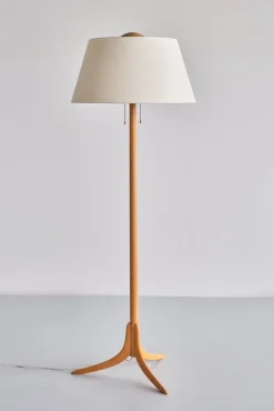 Pamono Swedish Modern 3-Legged Floor Lamp in Oak from Svensk Hemslöjd, 1950s