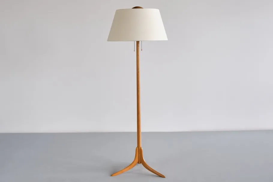 Pamono Swedish Modern 3-Legged Floor Lamp in Oak from Svensk Hemslöjd, 1950s