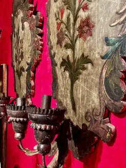 Best Pamono 18th Century Rococo Venetian Polychrome and Mecca Lacquered Wooden Wall Sconces with Iron Arms, Set of 2