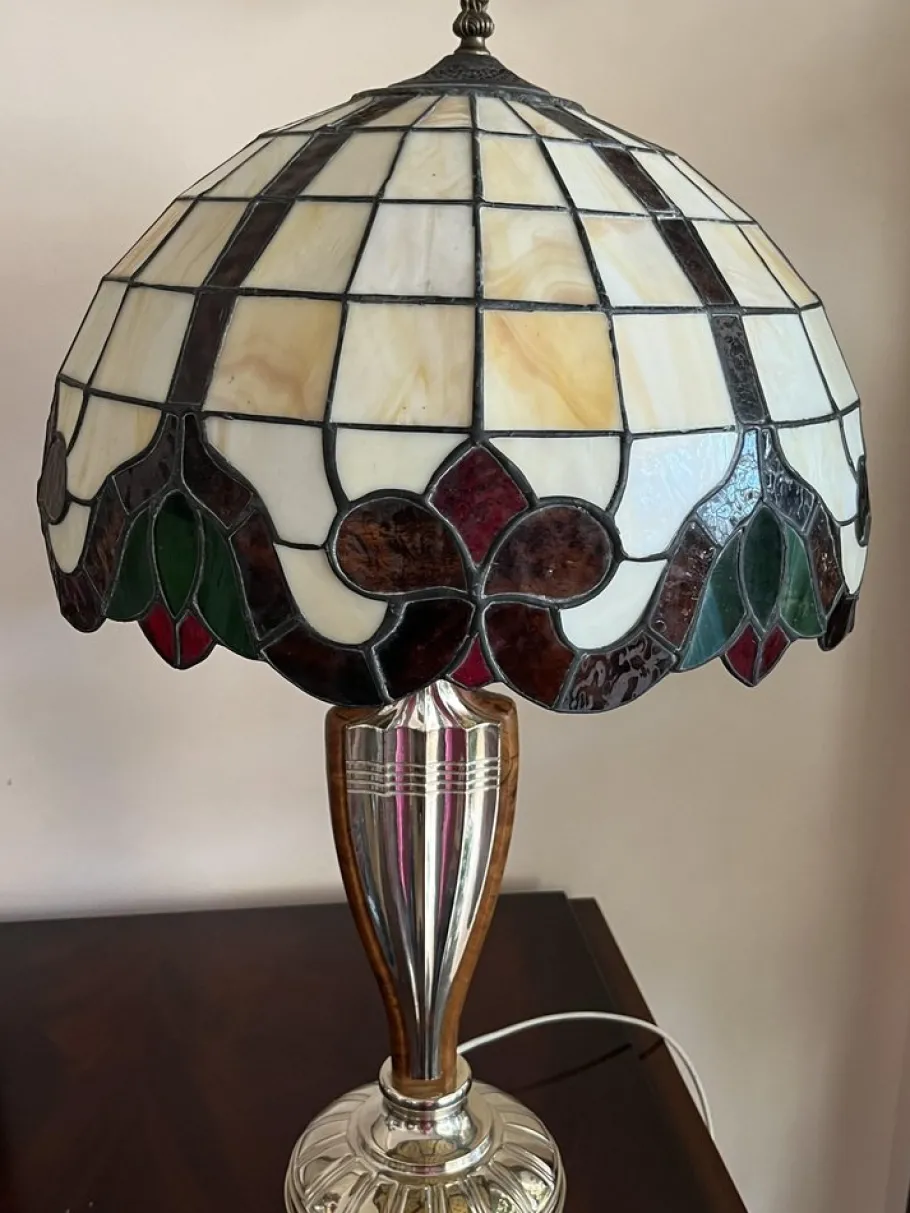Sale Pamono Tiffany Model Lamp in Silver, Root Wood & Cathedral Glass, Italy, 1989