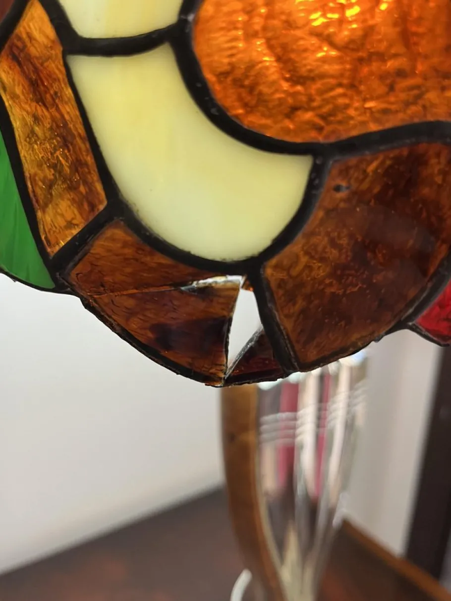 Sale Pamono Tiffany Model Lamp in Silver, Root Wood & Cathedral Glass, Italy, 1989