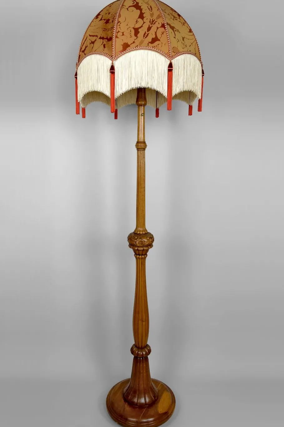 Online Pamono Vintage Art Deco Floor Lamp in Carved Oak, 1920