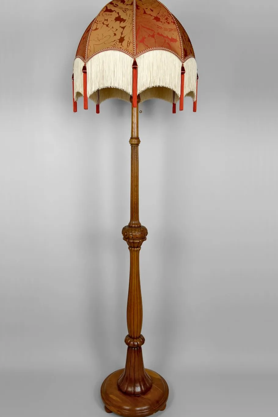 Online Pamono Vintage Art Deco Floor Lamp in Carved Oak, 1920