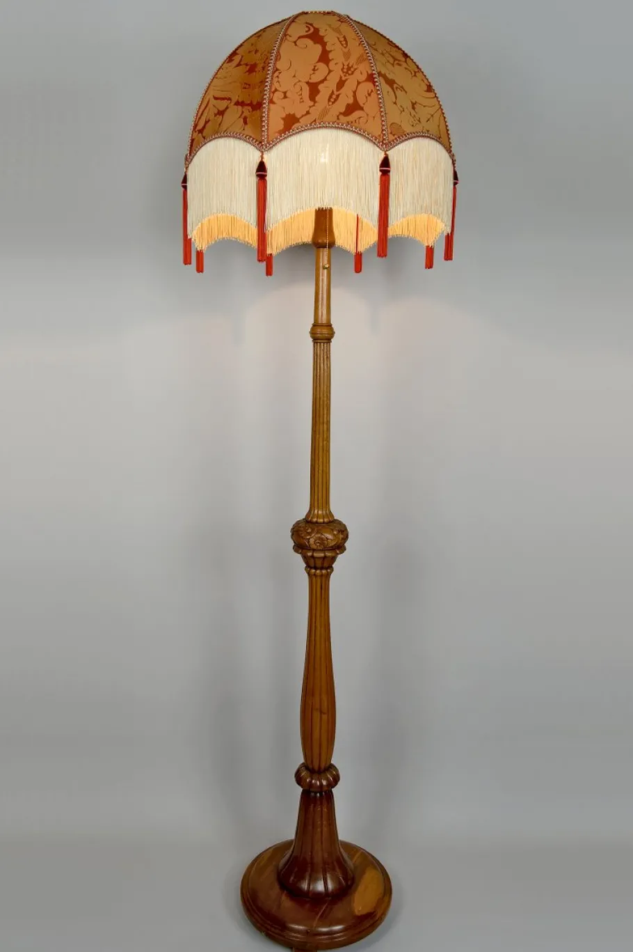 Online Pamono Vintage Art Deco Floor Lamp in Carved Oak, 1920