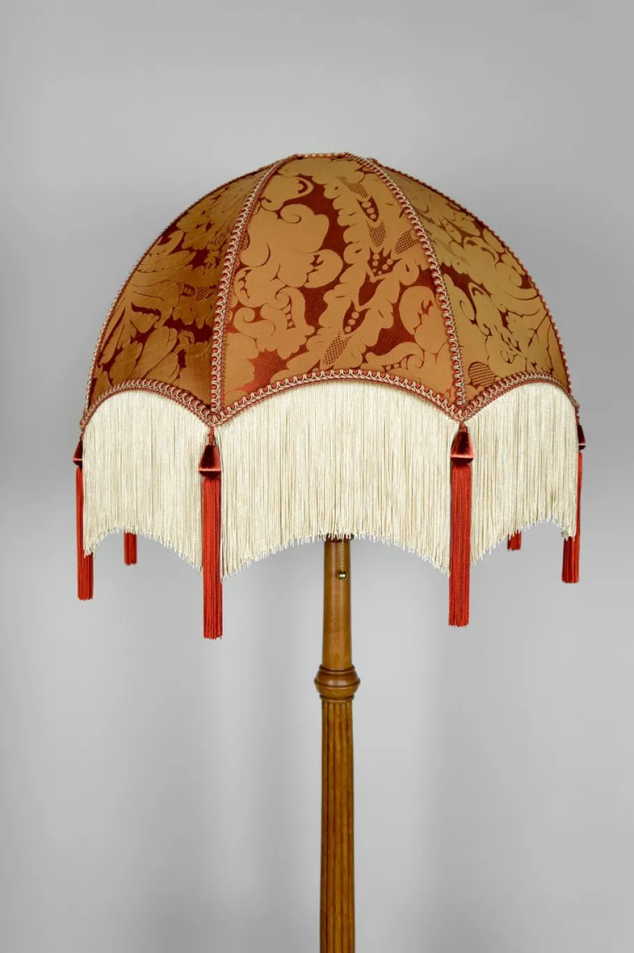 Online Pamono Vintage Art Deco Floor Lamp in Carved Oak, 1920