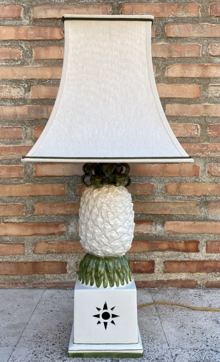 Sale Pamono Vintage Ceramic and Brass Pineapple Table Lamp by R. Costa for Cerámica Artística Costa Bassano