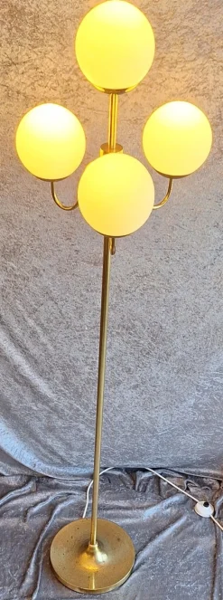 Best Pamono Vintage Floor Lamp with Brass Frame and Four White Opaque Spherical Glass Shades, 1970s
