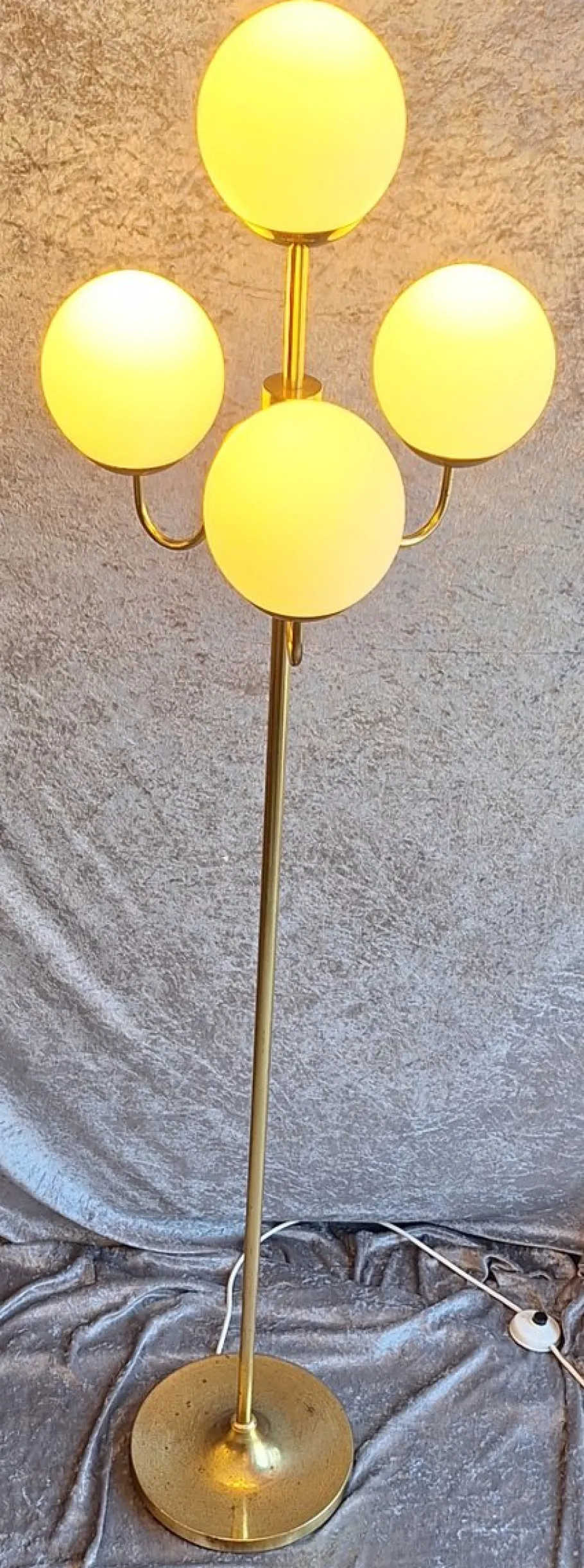 Best Pamono Vintage Floor Lamp with Brass Frame and Four White Opaque Spherical Glass Shades, 1970s