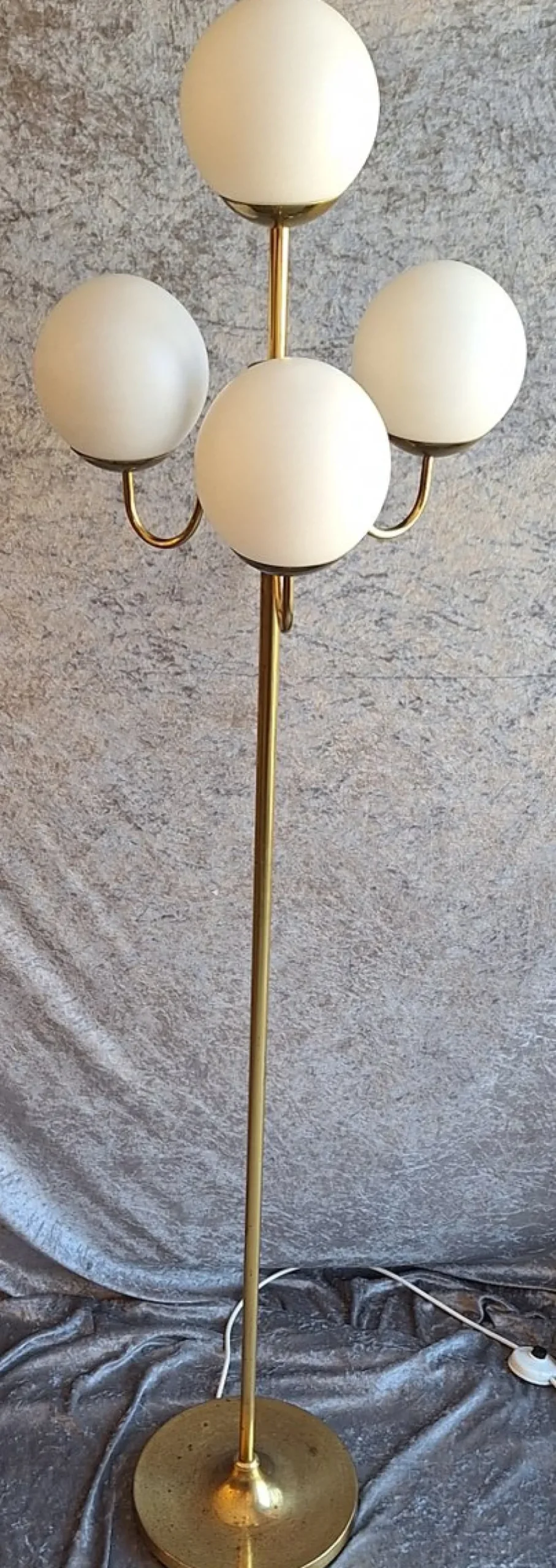 Best Pamono Vintage Floor Lamp with Brass Frame and Four White Opaque Spherical Glass Shades, 1970s