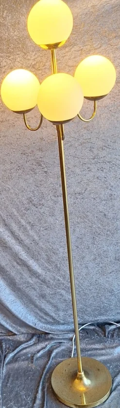 Best Pamono Vintage Floor Lamp with Brass Frame and Four White Opaque Spherical Glass Shades, 1970s