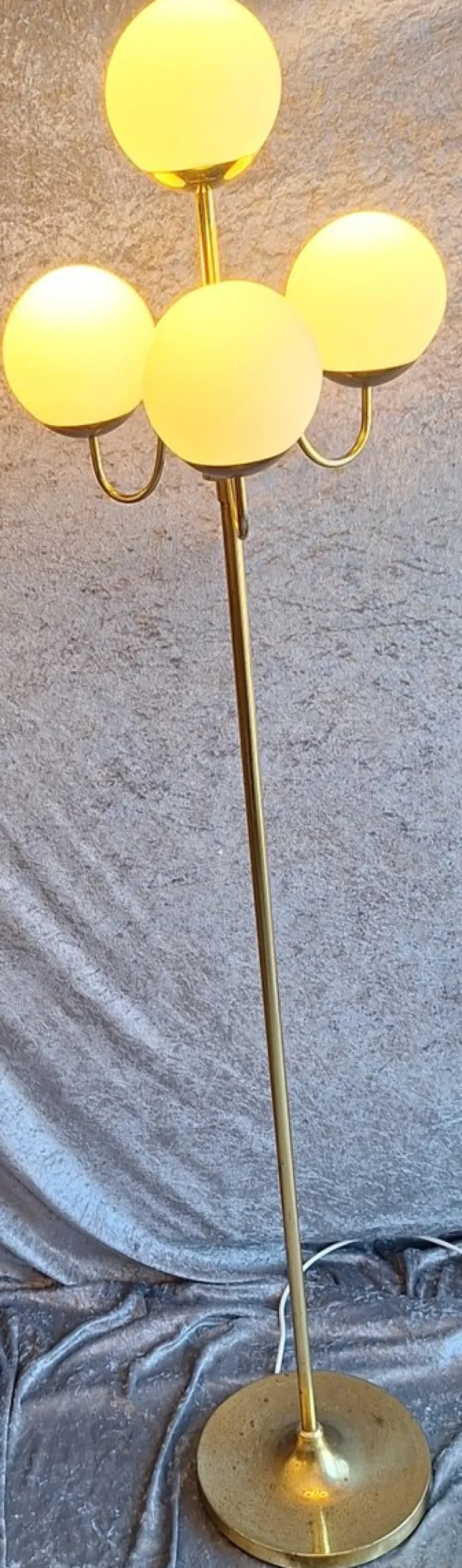 Best Pamono Vintage Floor Lamp with Brass Frame and Four White Opaque Spherical Glass Shades, 1970s