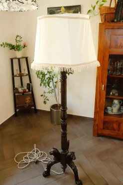 New Pamono Vintage Floor Lamp with Lion Motif, 1920s