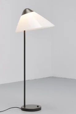 Best Pamono Vintage Gray-Brown Opala Floor Lamp by Hans J. Wegner for Louis Poulsen