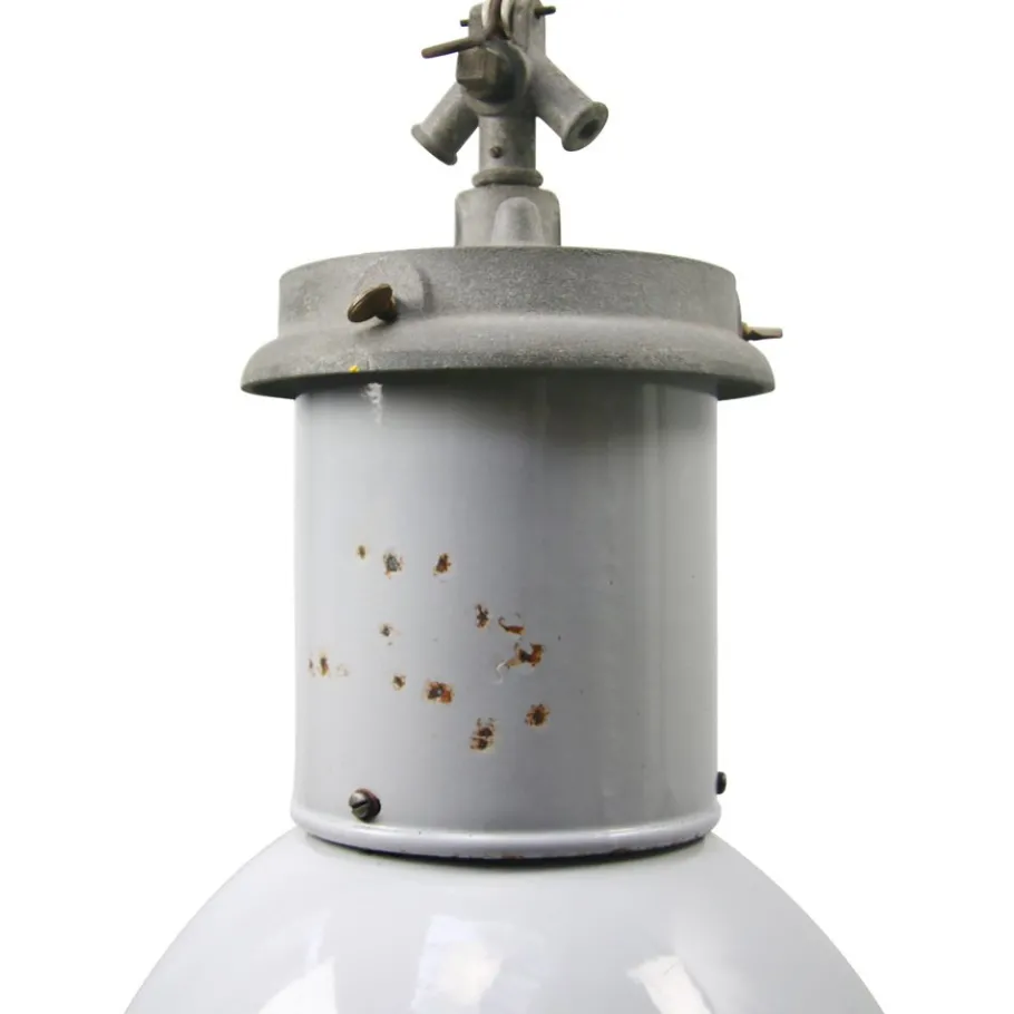 Sale Pamono Vintage Industrial British Gray Enamel Pedant Light, 1950s