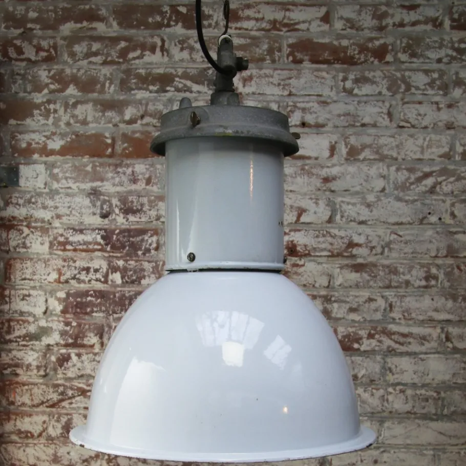 Sale Pamono Vintage Industrial British Gray Enamel Pedant Light, 1950s