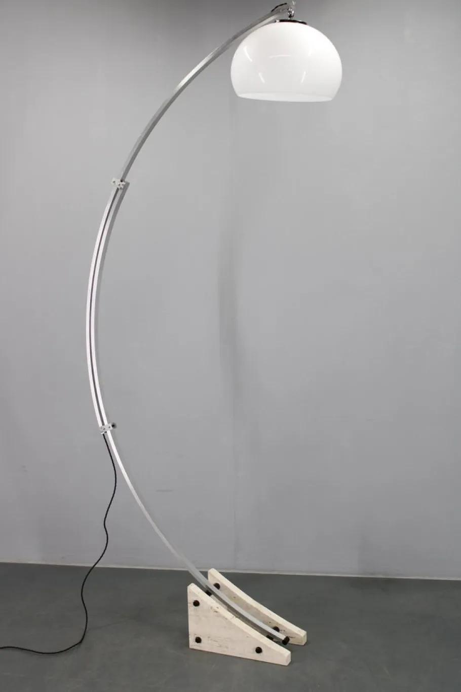 Hot Pamono Vintage Italian Adjustable Floor Lamp by Harvey Guzzini, 1970s