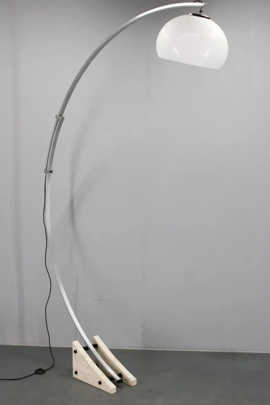 Hot Pamono Vintage Italian Adjustable Floor Lamp by Harvey Guzzini, 1970s