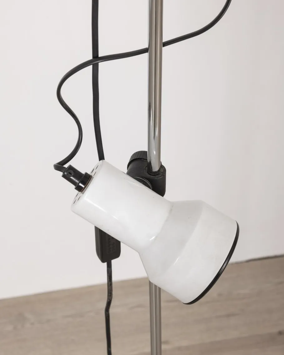 Sale Pamono Vintage Italian Floor Lamp in White Metal, 1970s