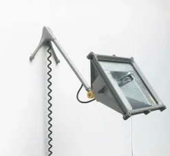 Sale Pamono Vintage Italian Lingotto Wall Lamp by Renzo Piano for Iguzzini