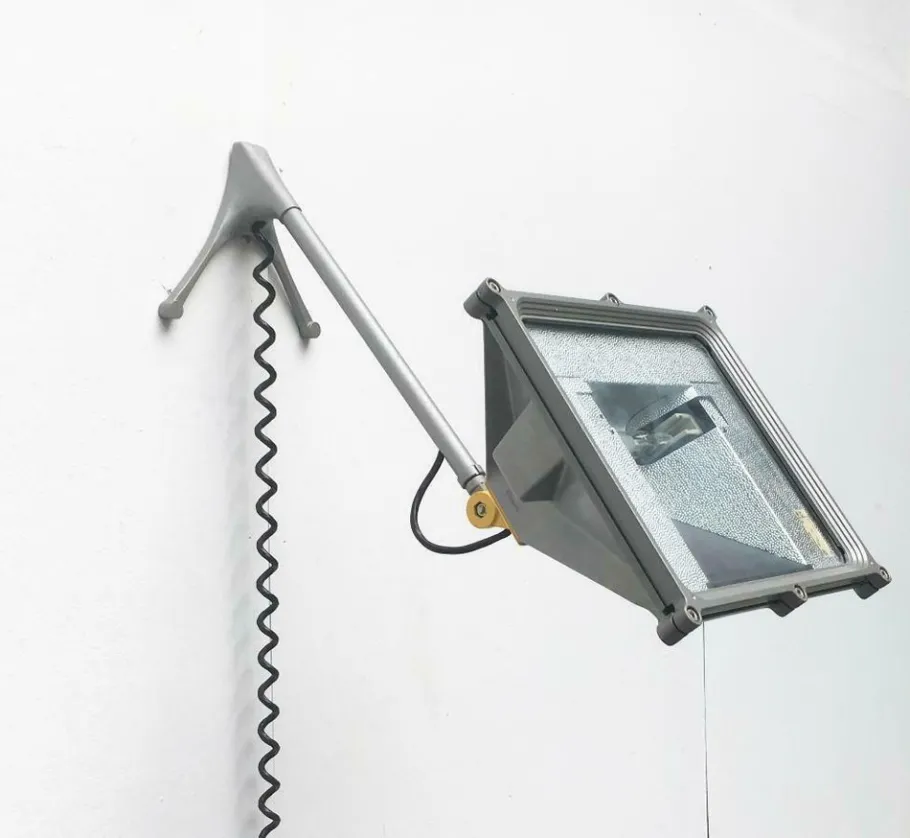 Sale Pamono Vintage Italian Lingotto Wall Lamp by Renzo Piano for Iguzzini