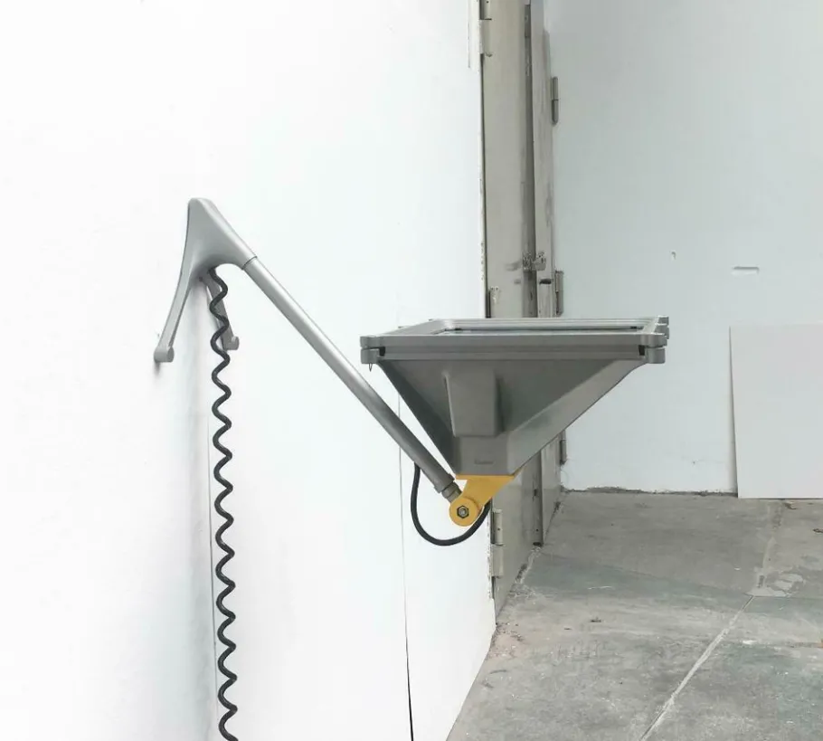 Sale Pamono Vintage Italian Lingotto Wall Lamp by Renzo Piano for Iguzzini