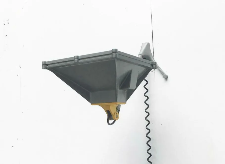 Sale Pamono Vintage Italian Lingotto Wall Lamp by Renzo Piano for Iguzzini