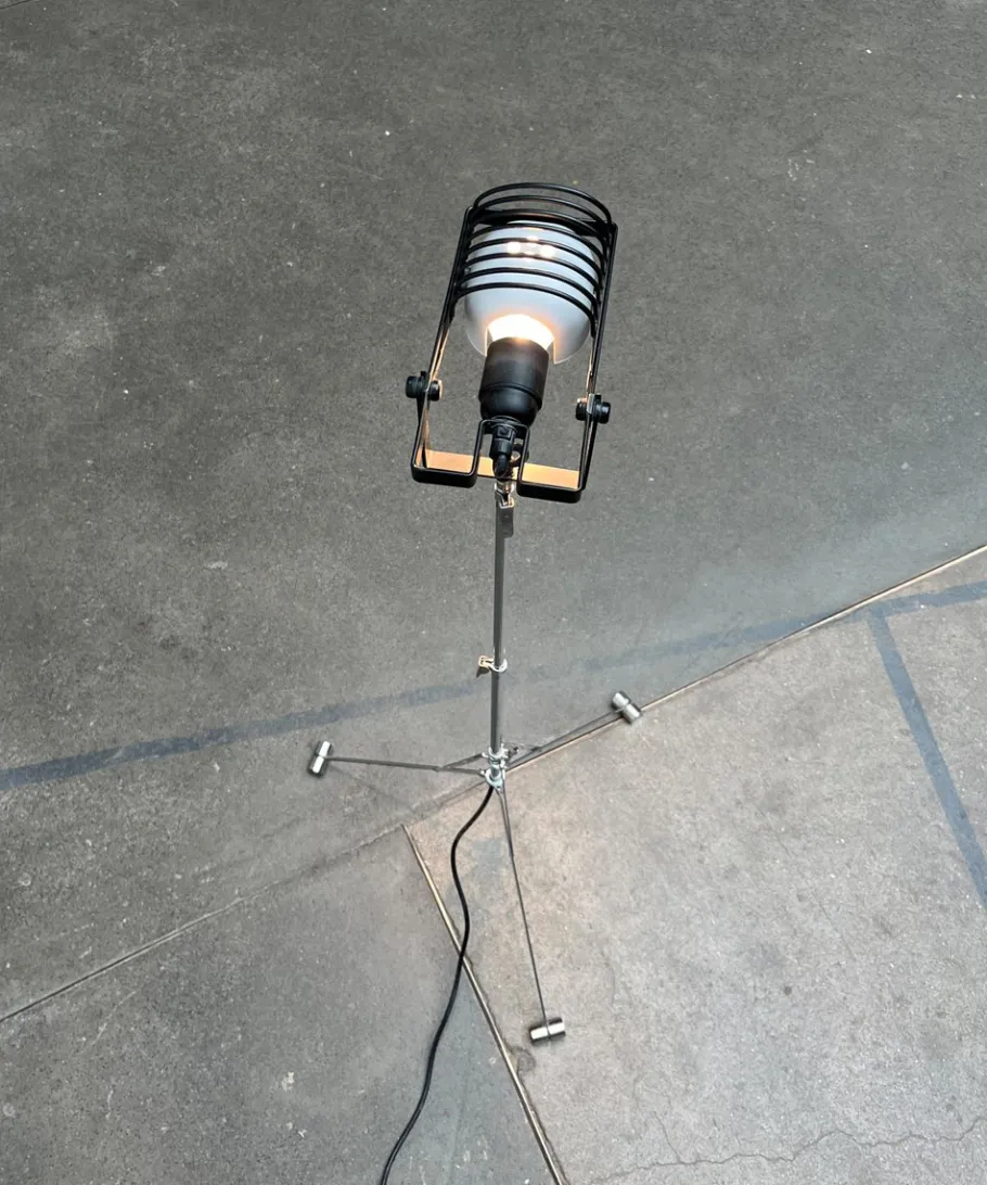 Outlet Pamono Vintage Italian Sintesi Terra Foldable Tripod Floor Lamp by Ernesto Gismondi for Artemide, 1970s