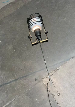 Outlet Pamono Vintage Italian Sintesi Terra Foldable Tripod Floor Lamp by Ernesto Gismondi for Artemide, 1970s