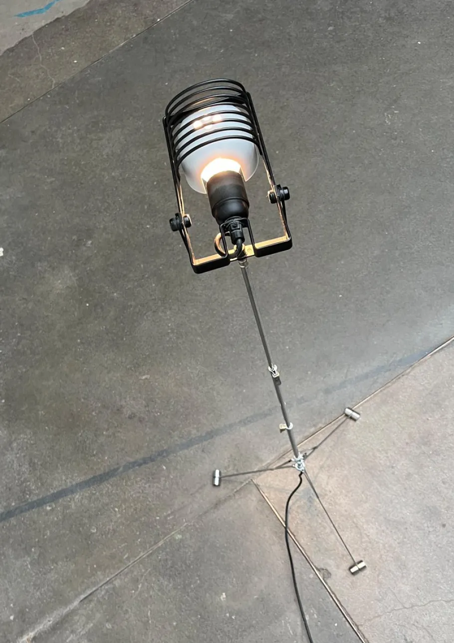 Outlet Pamono Vintage Italian Sintesi Terra Foldable Tripod Floor Lamp by Ernesto Gismondi for Artemide, 1970s