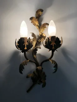 Sale Pamono Vintage Italian Wall Light in Gilded Wood, 1970s