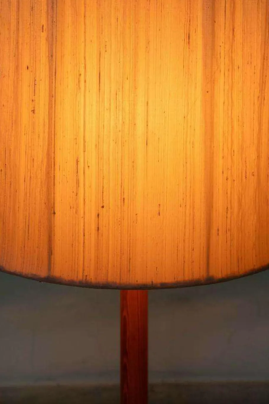 Outlet Pamono Vintage Swedish Wooden Floor Lamp with Pleated Shade, 1960s