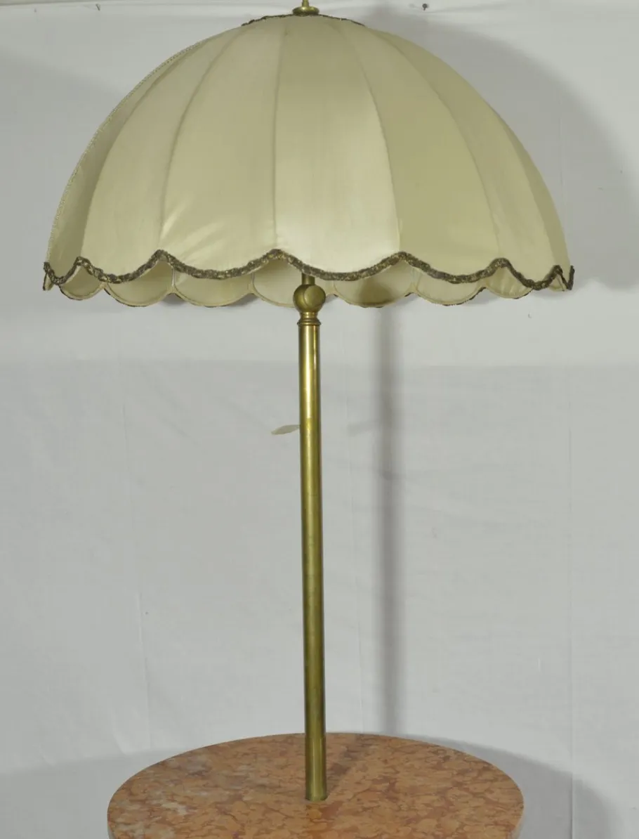 Sale Pamono Vintage Table with Pink Marble Top and Brass Floor Lamp, Italy, 1970s