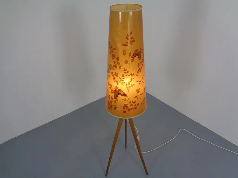 Sale Pamono Vintage Tripod Floor Lamp, 1960s