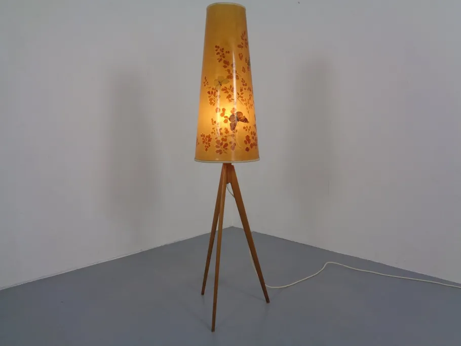 Sale Pamono Vintage Tripod Floor Lamp, 1960s