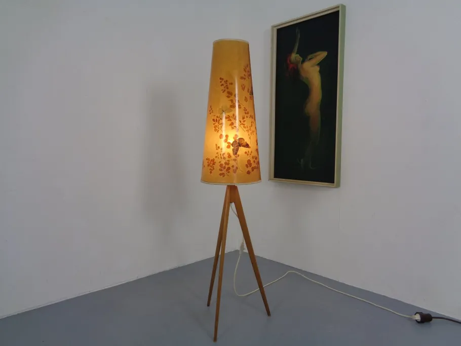 Sale Pamono Vintage Tripod Floor Lamp, 1960s