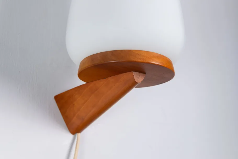 Sale Pamono Wall Lamp with Opal Glass Shade on Wooden Base from Philips