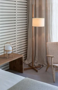 Hot Pamono White and Oak TMM Floor Lamp by Miguel Milá