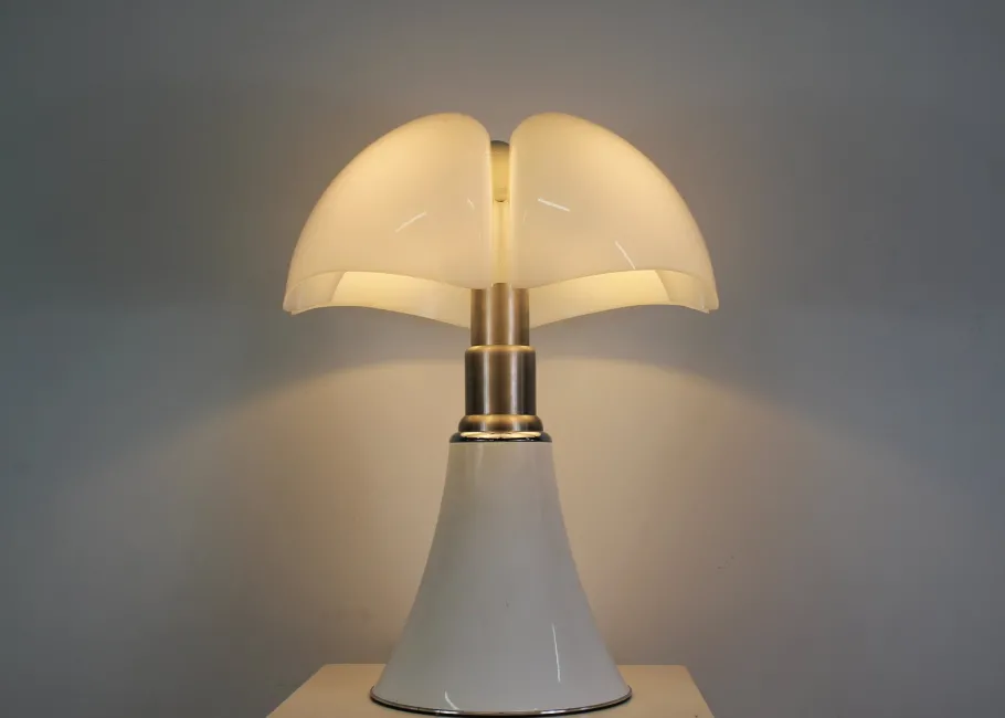 Best Pamono White Pipistrello Table or Floor Lamp by Gae Aulenti for Martinelli Luce, 1965