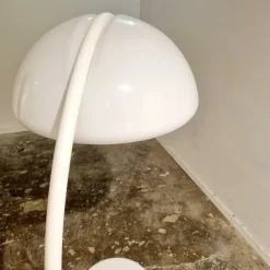 Online Pamono White Serpente Floor Lamp by Elio Martinelli for Martinelli Luce