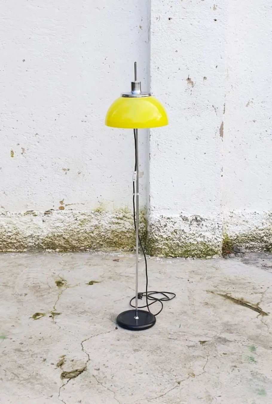 Best Pamono Yellow Model Faro Floor Lamp by Luigi Massoni for Guzzini, 1971